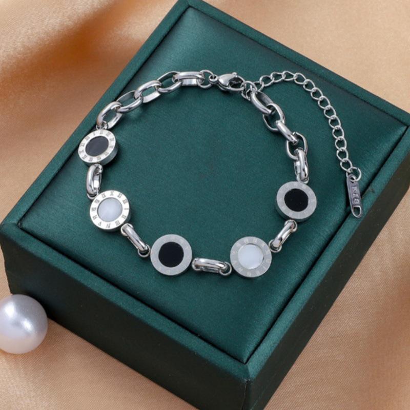 Корейский браслет женской моды из титановой стали Дун Дэмун - Нержавеющий, Высококлассный, Дизайн через границу.