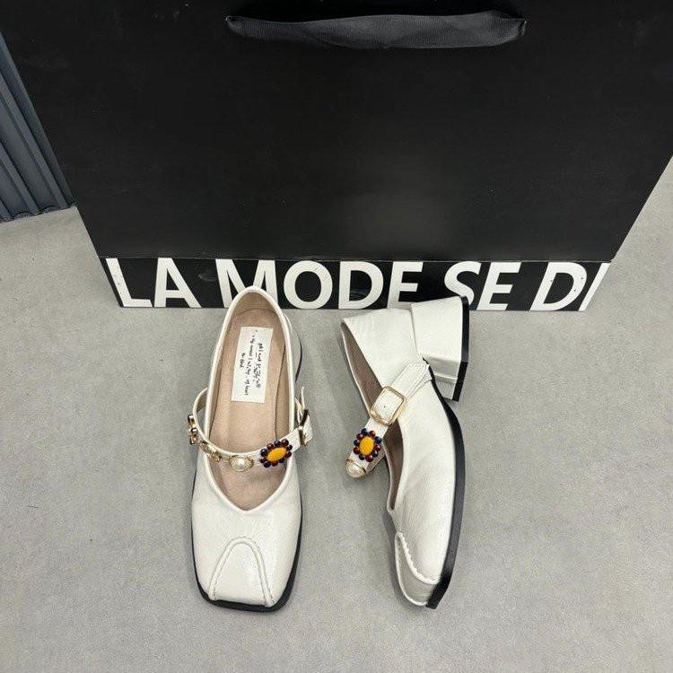 Одиночные туфли женские весна 2025 новые французские с юбкой мягкая кожа не устают ноги темперамент квадратный нос толстый каблук Мэри Джейн женские туфли