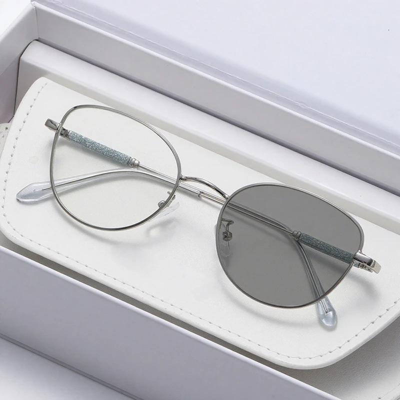 New Stylish Metal Frame Photochromic Women's Myopia Glasses Ultra Light Neutral Display White Anti Blue Light Glasses Quality