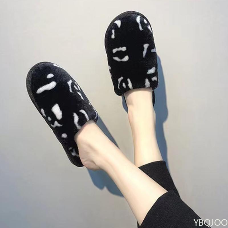 Мягкие плюшевые хлопковые тапочки на мягкой подошве для женщин на зиму 2024 года с леопардовым принтом для тепла и толстым носком для домашнего использования