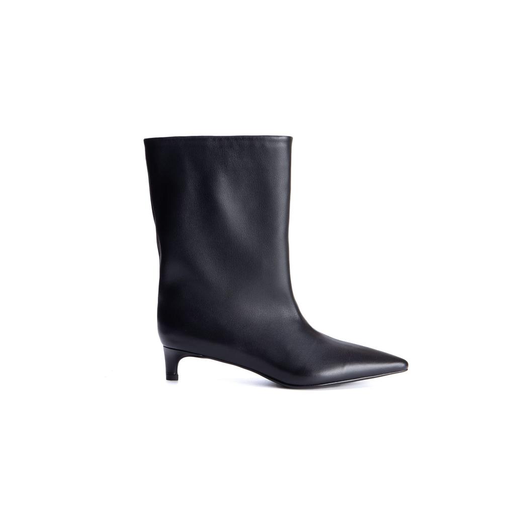 European Station Retro Pointed Mid-tube Boots Women's 2025 Autumn and Winter New Niche Design Fashionable Low-heeled Wide Tube Circumference Women's 