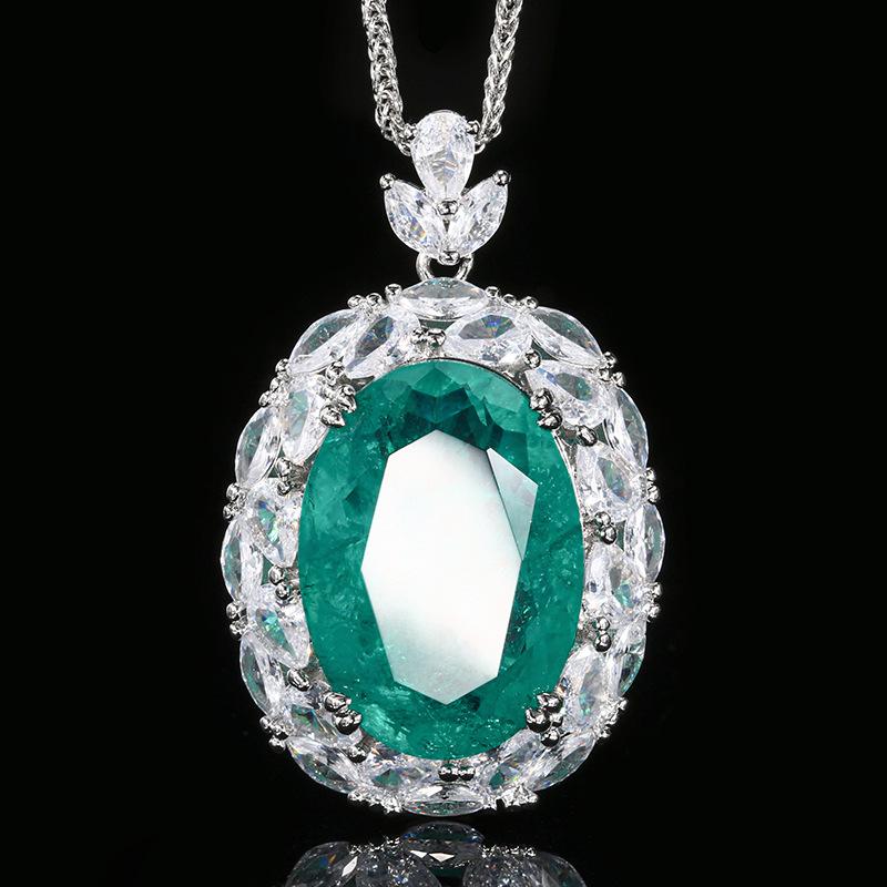 Ювелирные изделия Медное основание с золотым покрытием Имитация изумрудного кулона Ожерелье Крупный денарий 18 * 25