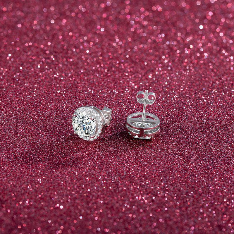 Роскошные разноцветные муассанитовые серьги-гвоздики круглой огранки 2 карата из стерлингового серебра