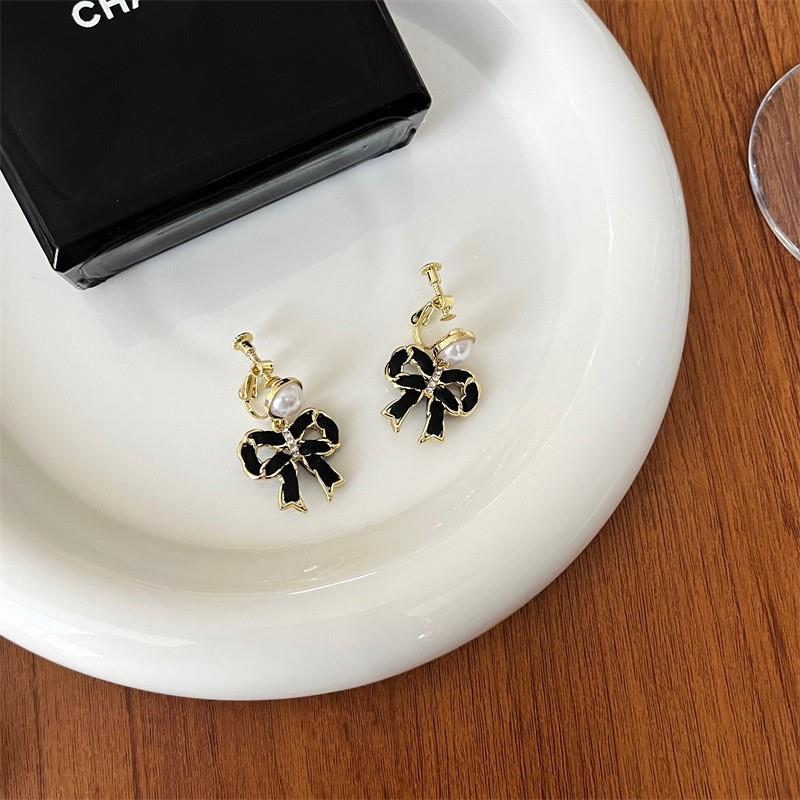 Accessories for Women S925 Silver Needle Pearl Black Border Bow Earrings for Women with Light Luxury Temperament Jewelry Gifts