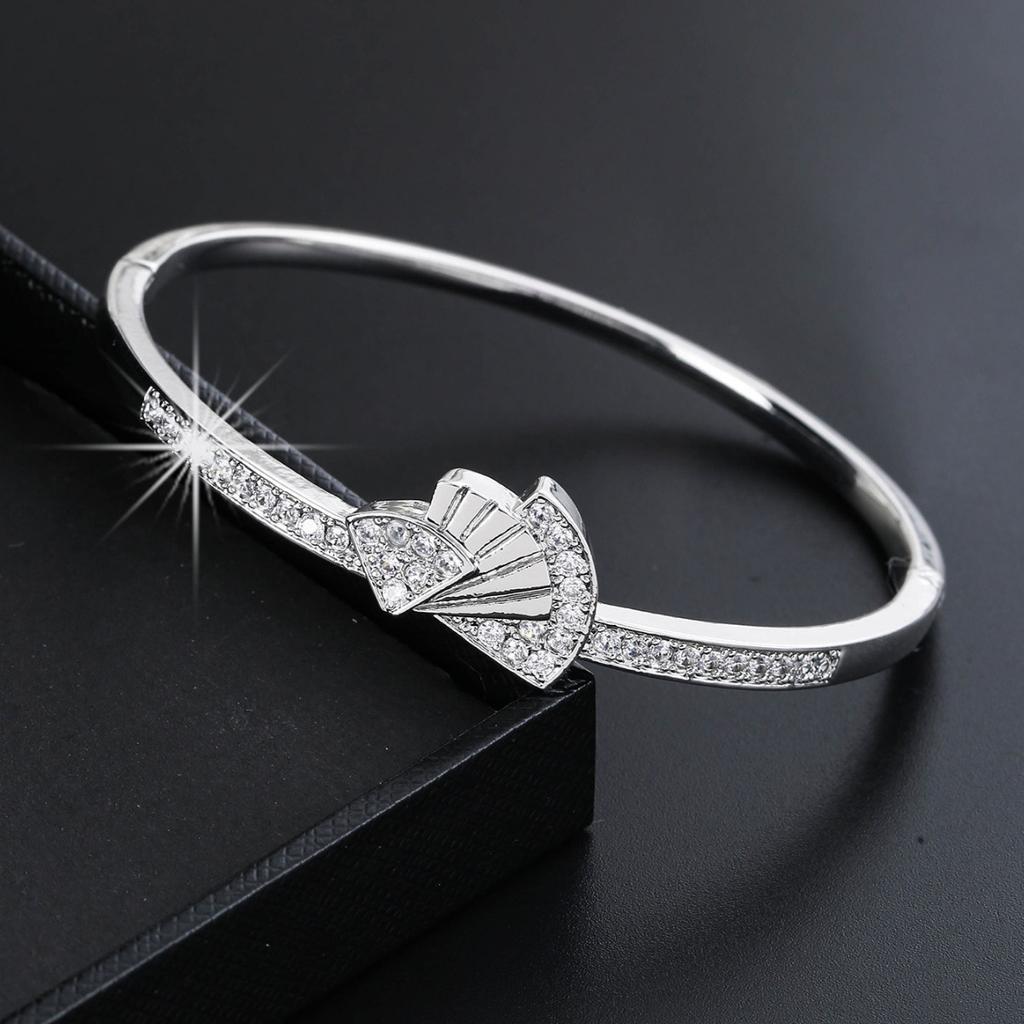 Новый модный простой элегантный дизайн с микро-инкрустацией цирконом и нишевым браслетом для подруги