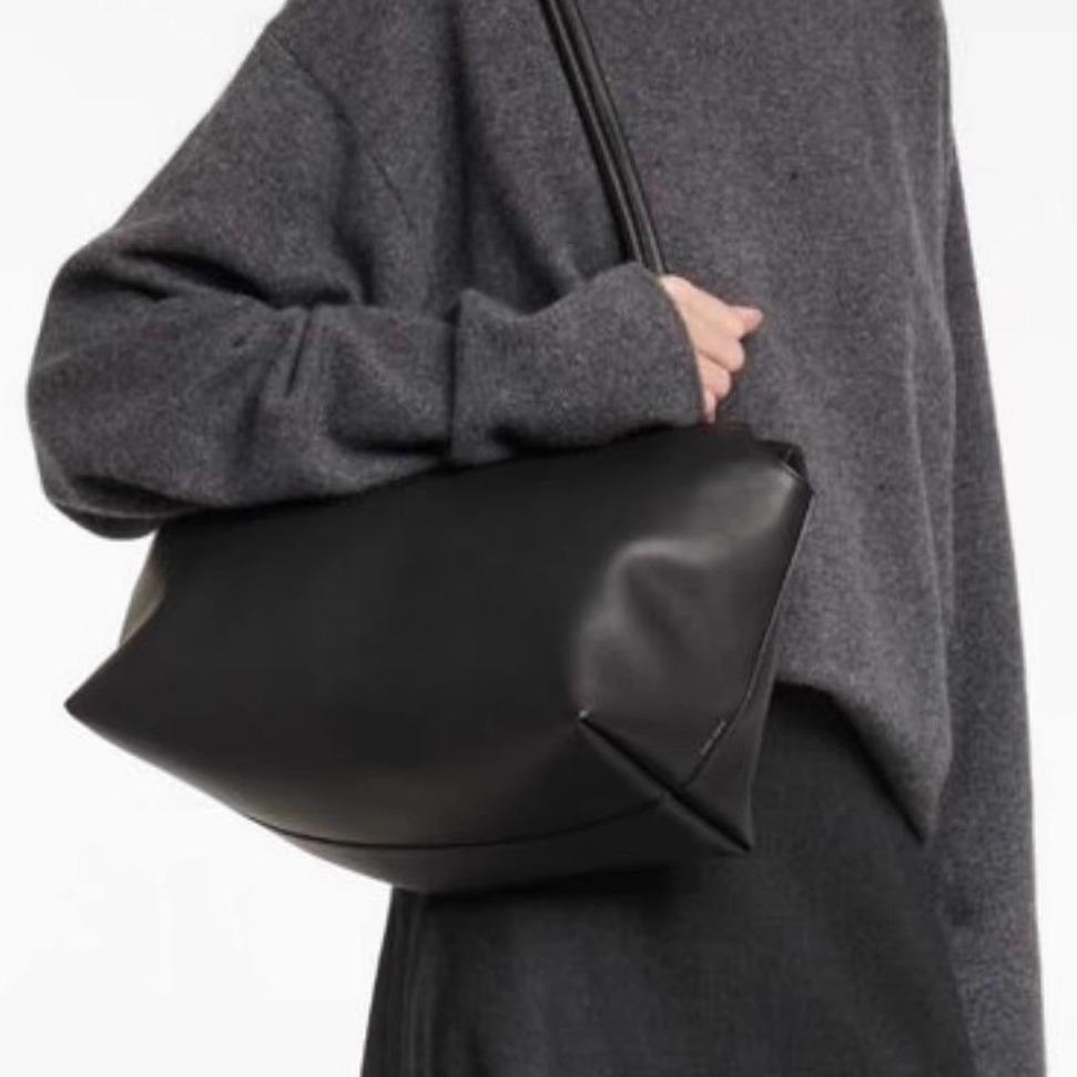 Сумка-тоут из натуральной кожи The Row Terrace большой емкости