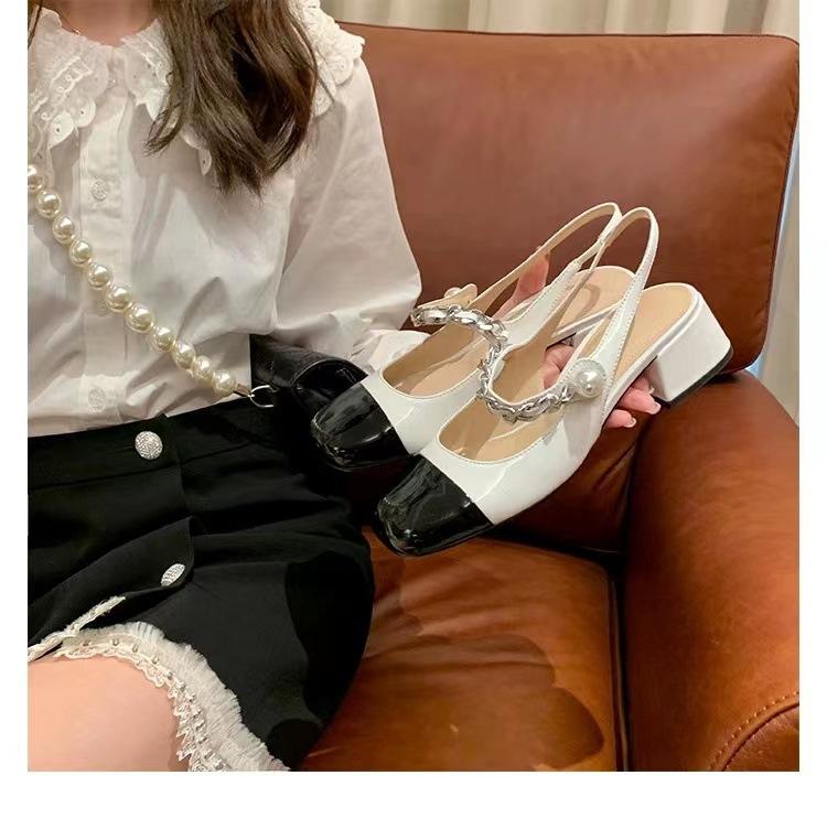 Кожаные туфли Мэри Джейн в тон, женские, весна-лето 2025, новые, с жемчужной цепочкой, с закрытым носком, на толстом каблуке, темпераментные, с открытой пяткой, сандалии