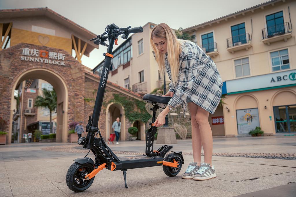 KuKirin G2 Pro Foldable Electric Scooter 600W Rear Motor 48V 15.6Ah Battery 45km/h Speed 58km Range LED Display Lights