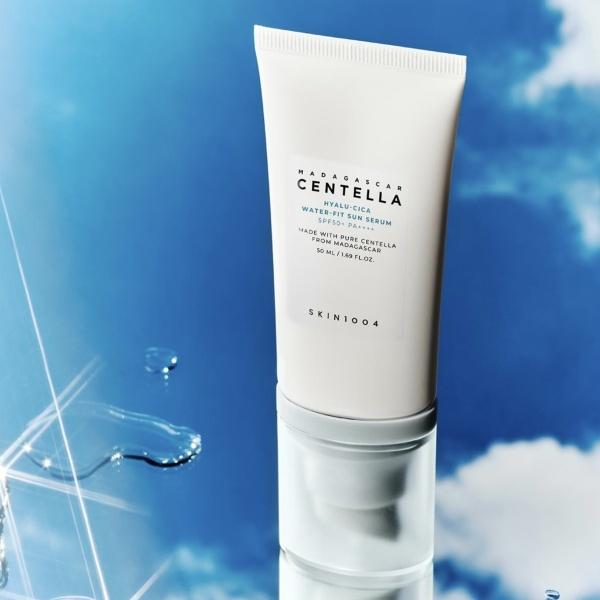 Skin1004 Мадагаскарская центелла Hyalu-Cica Water-Fit солнцезащитная сыворотка 50 мл SPF50+ PA++++