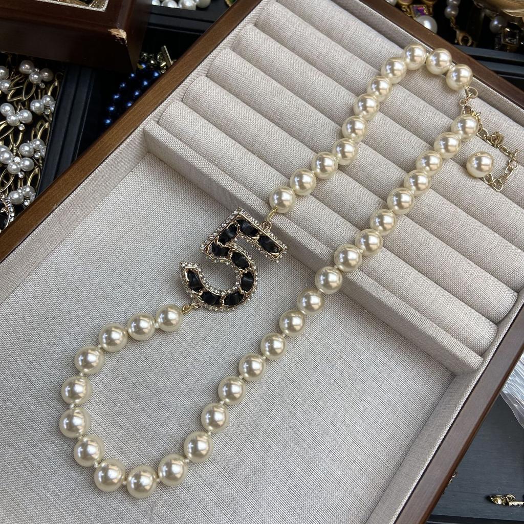 Ожерелье из 5 иероглифов Xiaoxiangfeng, новое высококачественное ожерелье из кожи со стразами и жемчугом, цепочка для свитера бренда Xiangjiachao