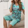 Летний женский комплект из футболки и шорт с цветочным принтом, повседневный комплект из двух предметов с V-образным вырезом