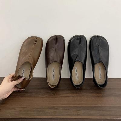 Осенние Новые Женские Туфли на Плоской Подошве Модные С Раздельным Носком Слипоны Лоферы Мягкий Плоский Каблук Повседневная Уличная Обувь