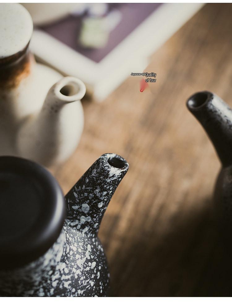 Large Ceramic Vinegar and Soy Sauce Bottle for Japanese Cuisine - Oil and Seasoning Container for Kitchen.
