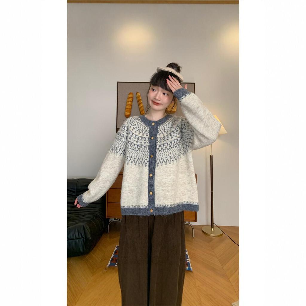 Женский ретро вязаный кардиган-пальто в стиле Fair Isle - Корейский стиль, Мягкий и плотный для осени/зимы, Свободный, но стройнящий крой.