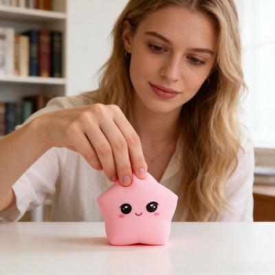 Юшэн Мультяшная Звезда с Выражением Лица Игрушка-Сжималка Медленно Возвращающая Форму Начинка из Муки Улыбающаяся Звезда Игрушка-Антистресс Растягивающийся Мягкий Шар для Снятия Стресса Сенсорная Игрушка