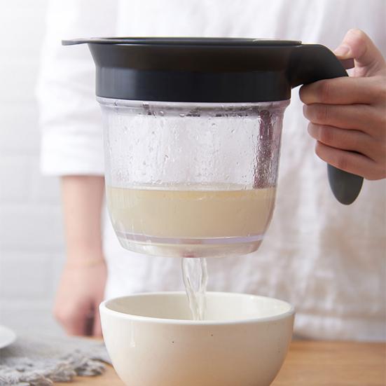 Кружка-жироотделитель с нижним выпуском, сито для соуса и масляный фильтр на 4 чашки