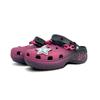 Crocs Классические клоги на платформе Galaxy Подарочная коробка Пара Богиня Граффити Galaxy Подарочная коробка Дырчатые туфли Унисекс Черный и Розовый