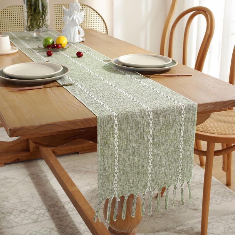 Zhishi Handmade Tassel Table Runner