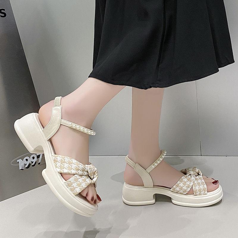 Женская обувь Черный жемчуг Круглый носок Платформа Женские сандалии Дешевая ликвидация Сандалии Высокое качество по акции 2025 Роскошная обувь