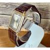 SEIKO Dolce Кварцевые Квадратные Золотой x Серебряный