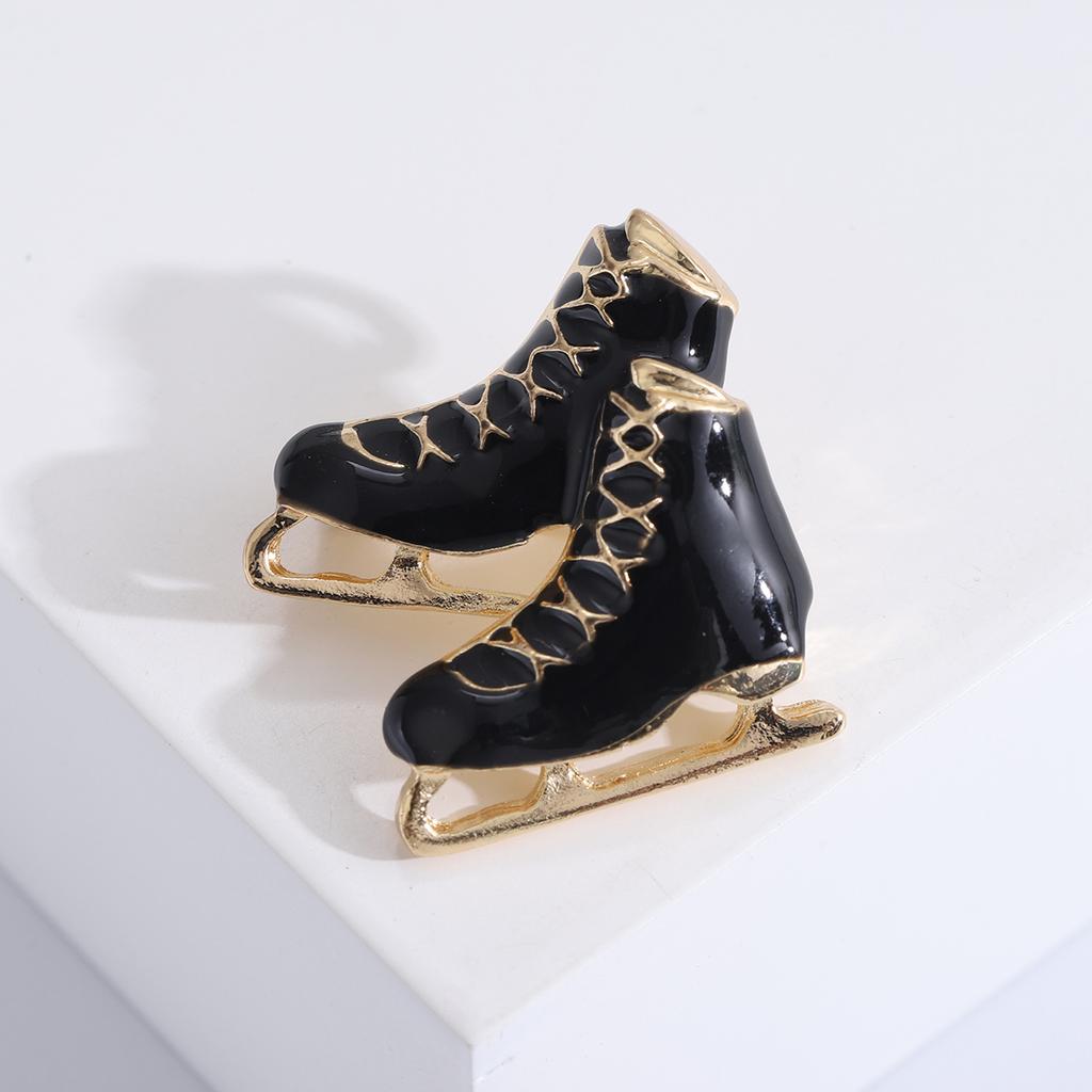 Popular Outdoor Sports Creative Drip Skates Brooch Holiday Gifts Popular Women'S Accessories