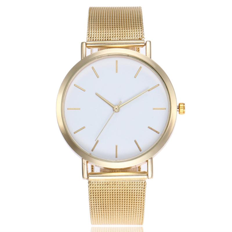 Классические наручные кварцевые часы в стальном корпусе с кожаным ремешком