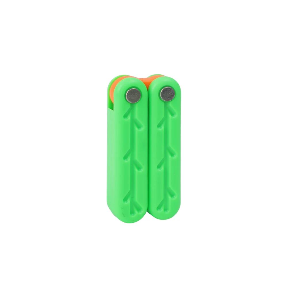 Simulation Carrot Butterfly Knife Gravity 3D Printed Plastic Folding Knife Toys Kids Mini Swinging Knife Action Training Props