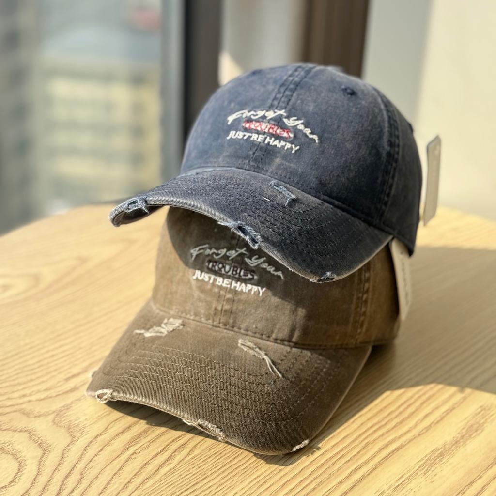 New trendy Korean-style sun-shading lettered denim baseball cap for spring and summer2026Male couples showing off their cute duck-billed caps, a