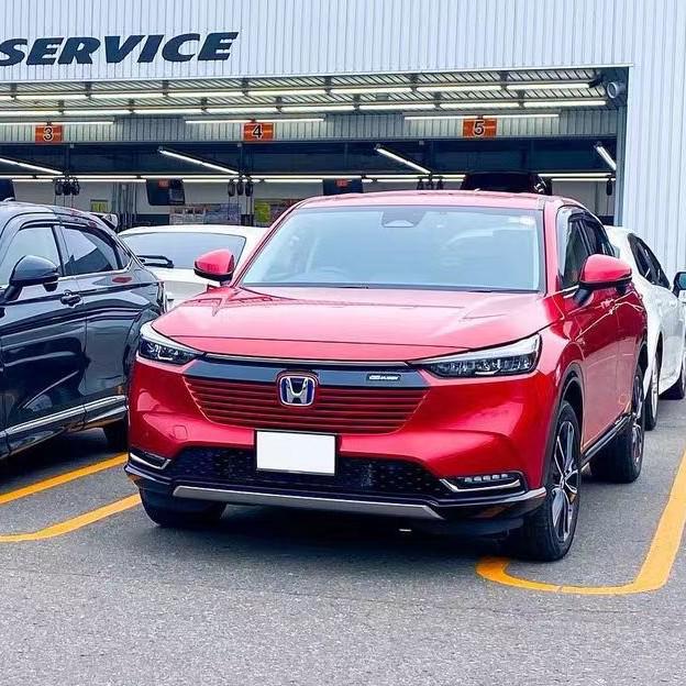 Совместимые аксессуары для Honda Vezel/HRV 2021-2025: Передняя решетка, Сплиттер, Задний спойлер, Боковые пороги и Задний диффузор.