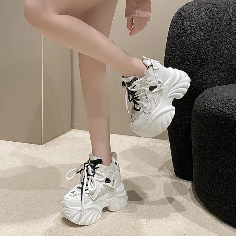 Модные женские кроссовки на платформе, повседневная обувь, горячая распродажа 2025, новые кроссовки на шнуровке на массивной подошве, танкетки, скрытые каблуки, обувь для отдыха для женщин