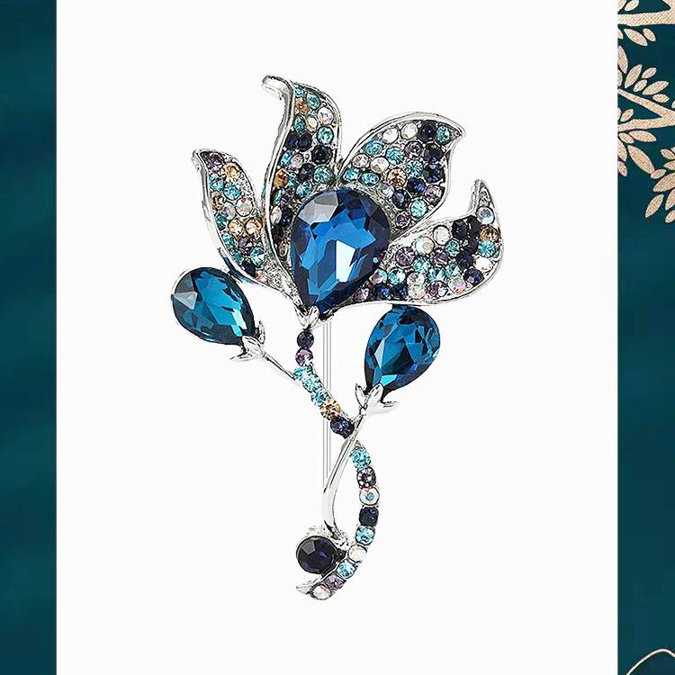 Temperament Calla Lily Brooch High-End Feminine Delicate Crystal Corsage Niche Design Sense Pin Trendy Suit Accessories