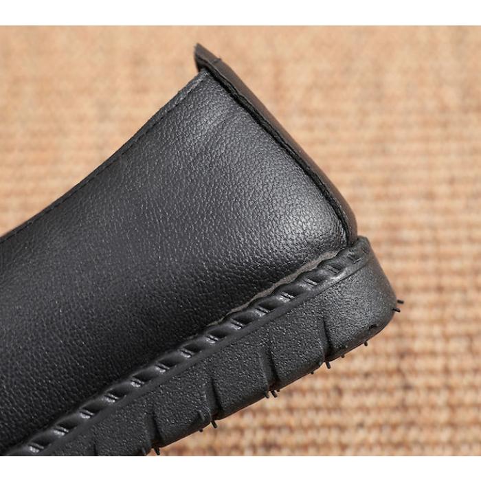 Повседневная женская обувь. Старинная обувь. Новая модная обувь для мам. Туфли среднего возраста. Непромокаемая маленькая кожаная обувь на мягкой подошве.