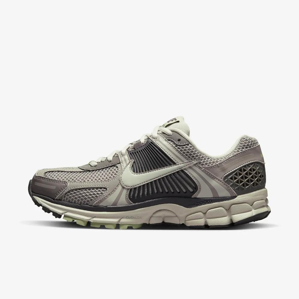 (W) Nike Zoom Vomero 5 Cobblestone и Flat Pewter FB8825-001
