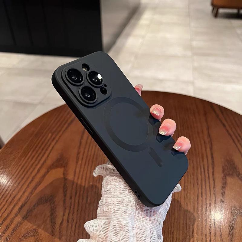 Магнитный ультратонкий матовый мягкий чехол MagSafe для iPhone 15 Pro/14/13 Pro Max