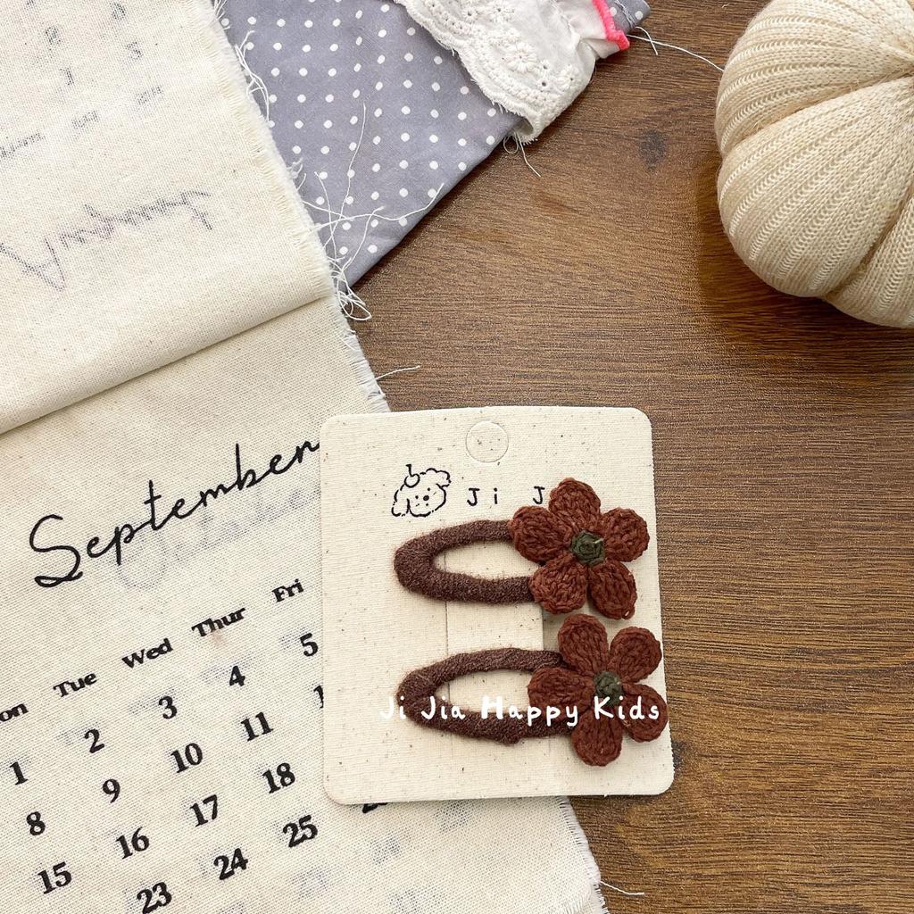 2pcs/set Hand-Knitted Triangle Hair Clips Floral Yarn BB Clips for Girls Autumn Winter Baby Hair Accessories Soft Fringe Clips