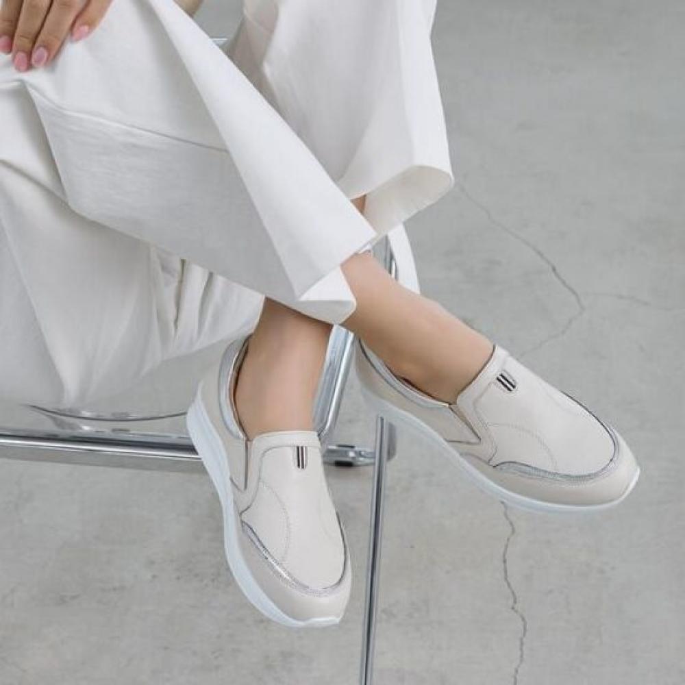Jisyu Hent Platform Slip On Goat Leather
