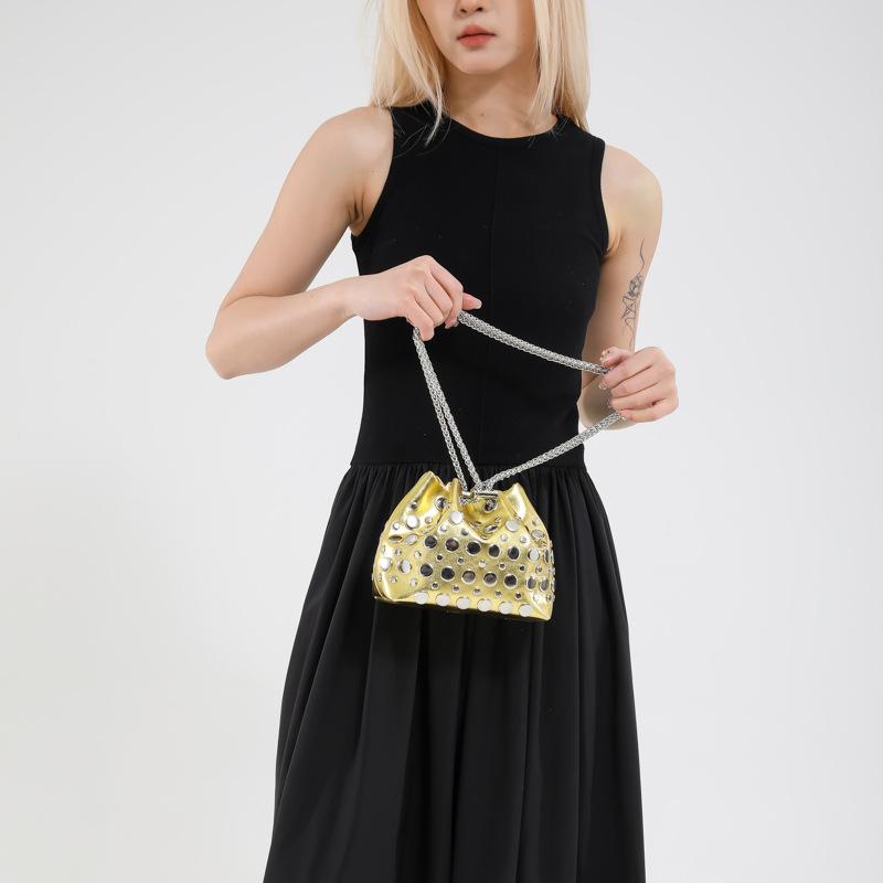 Personalized Rivet Bag Women's Spring Summer New 2025 Korean Version Fashion Niche Shoulder Bag Chain Crossbody Bucket Bag