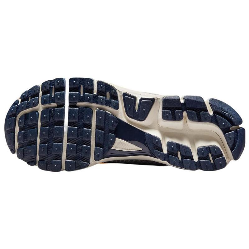 Nike Кроссовки Zoom Vomero 5 'Pure Platinum Laser Orange' повседневные FJ4151-001