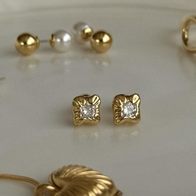 THE BORING natural wrap gold earrings