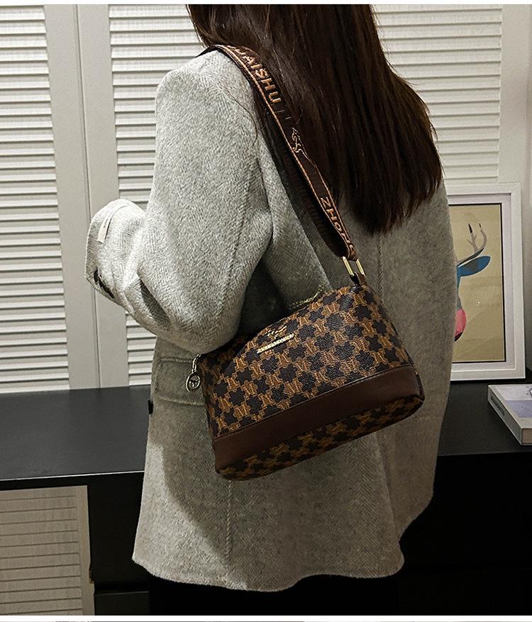 New Women's High-End Printed Shoulder Handbag - Large Capacity & Versatile Crossbody