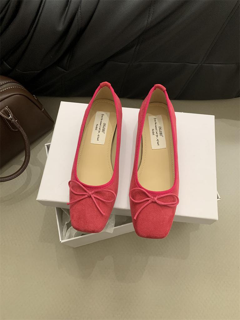 Французский темперамент толстый каблук одинарные туфли женские 2024 новые нишевые элегантные нежные сказочные замшевые легкие вечерние туфли