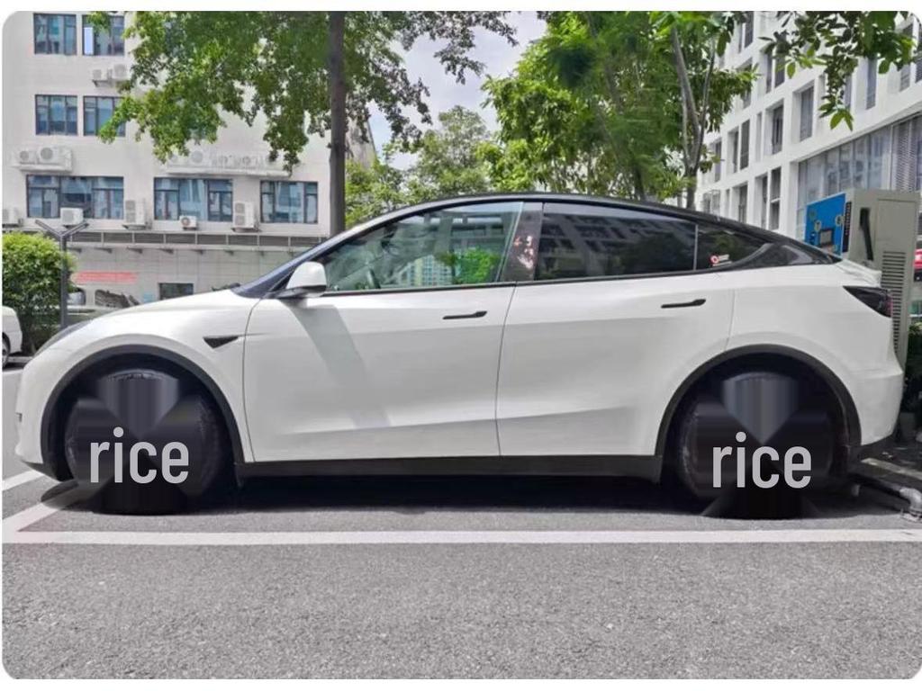 Tesla Model Y 19" Wheel Hub Protector - Anti-Scratch Decorative Edge Wrap Cover