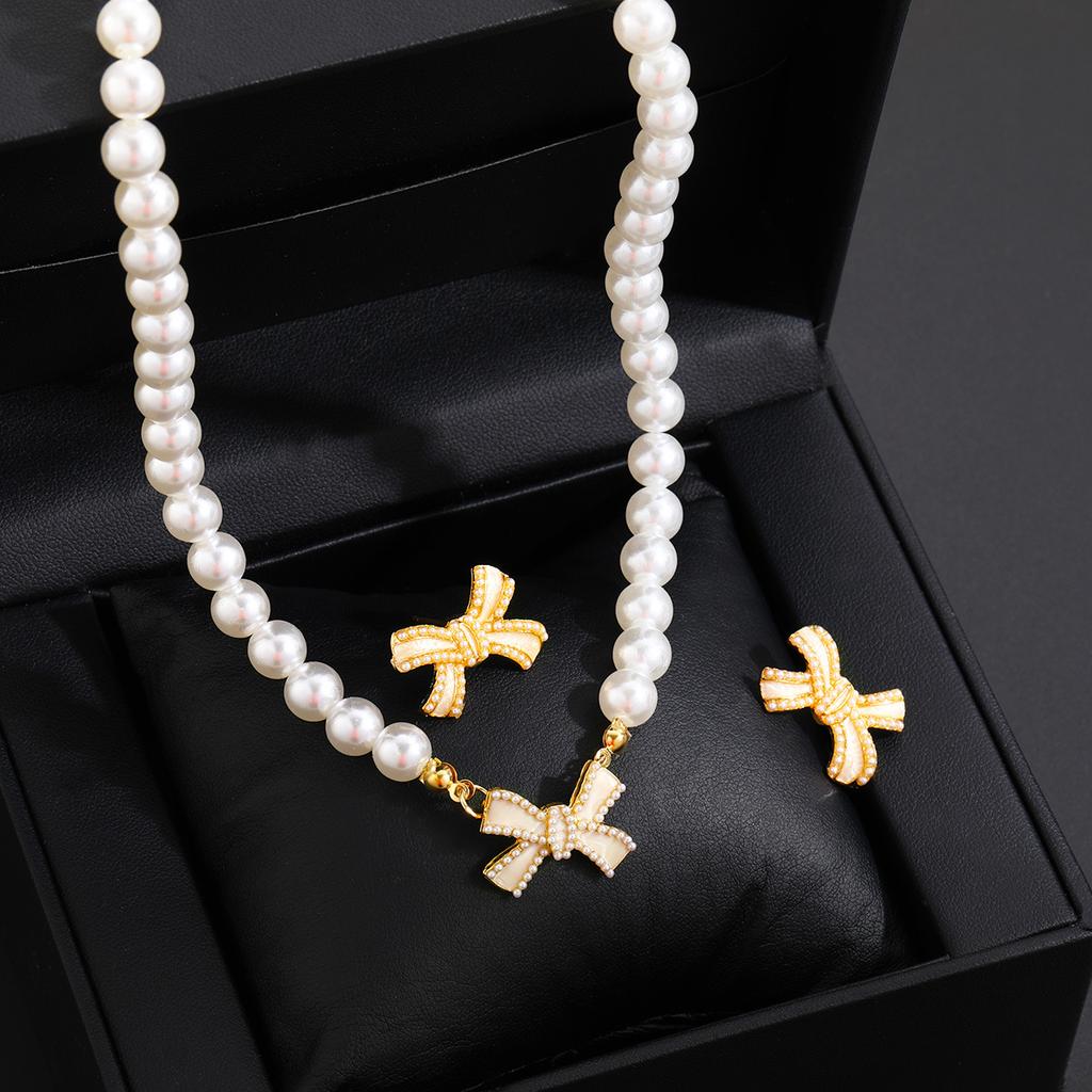 3 Pcs Set Bow Pendant Pearl Necklace Earrings Stud Set for Women Luxury Beaded Necklace Bridal Party Jewelry Set Gifts Korean