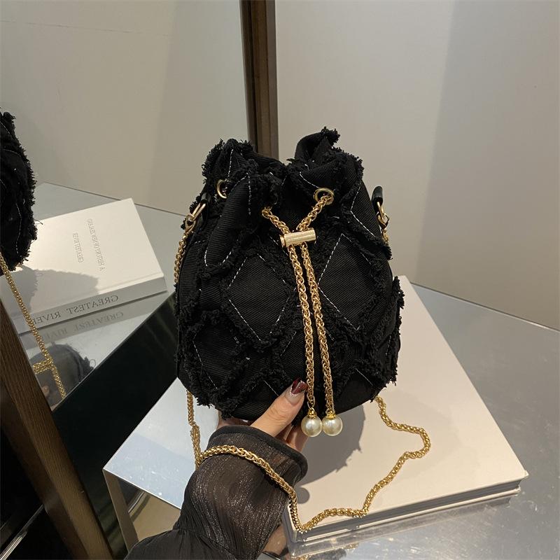 Niche Design Denim Rhombus Bucket Bag Crossbody Trend Drawstring Fringed Pearl Chain Crossbody Bag