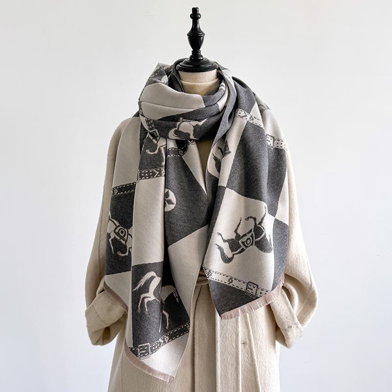 Elegant Heart Pattern Scarf Imitation Cashmere Soft Warm Versatile Shawl Coldproof Windproof Blanket Scarf for Autumn Winter