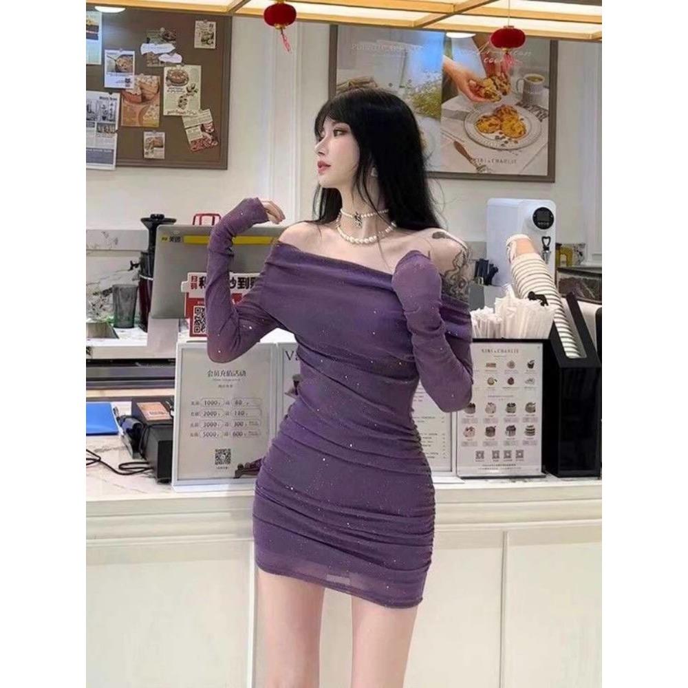 Фиолетовое Сверкающее Платье Нового Темперамента Стиля Чистая Страсть с Открытым Плечом на Одну Лямку, Длинными Рукавами, Приталенное по Талии, Юбка по Бедрам для Женщин