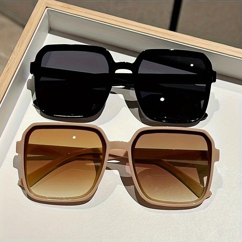 Очень большие стильные модные солнцезащитные очки для женщин с квадратными пластиковыми декоративными линзами для повседневного использования и использования на открытом воздухе