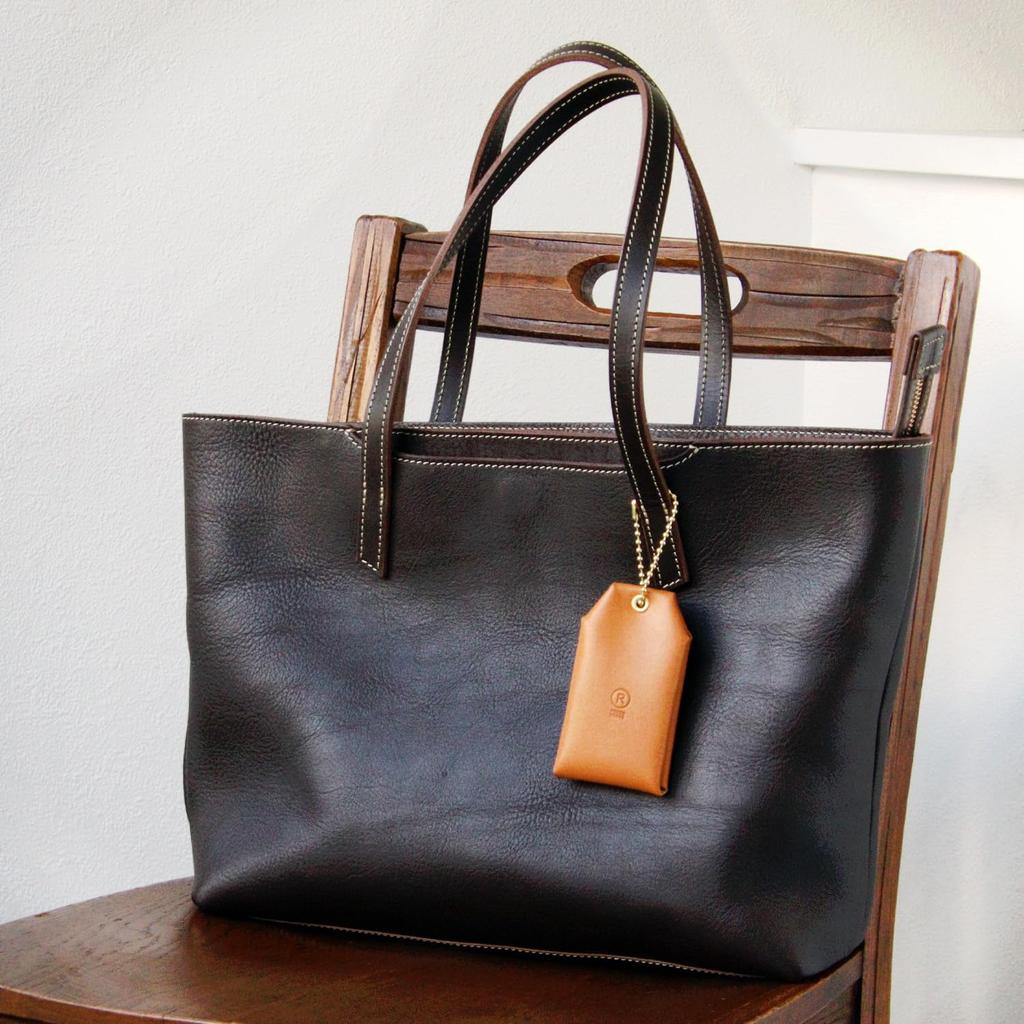 Amulet Case Leather Original Tochigi Leather Made In Japan Amulet [Porco Rosso] (Camel) [sokunou]