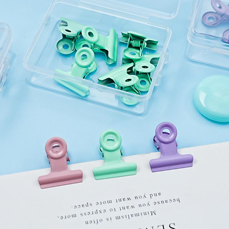 Премиальная цветная коробка с круглыми металлическими скрепками