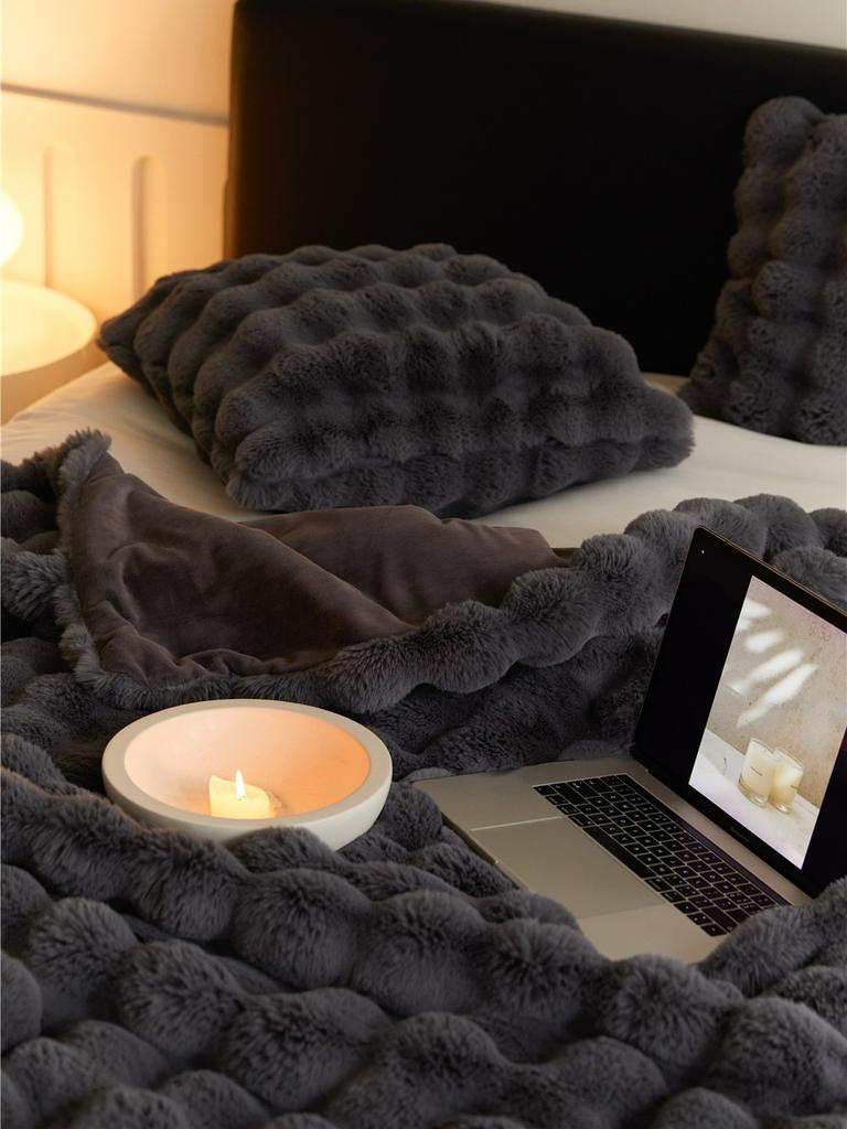 French Light Luxury Imitation Rabbit Fur Thickened Warm Cover Blanket Milk Velvet Tuscany Blanket